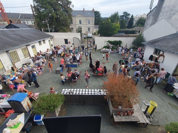 Visuel de l’événement « Vide-grenier dans la cour du 5 rue du Ballet à St-Félix »