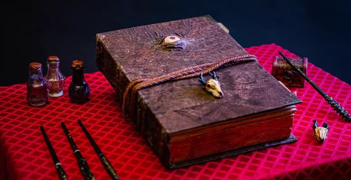 Visuel de l’événement « « GRIMOIRE, MON BEAU GRIMOIRE » - atelier créatif (jeune public) »
