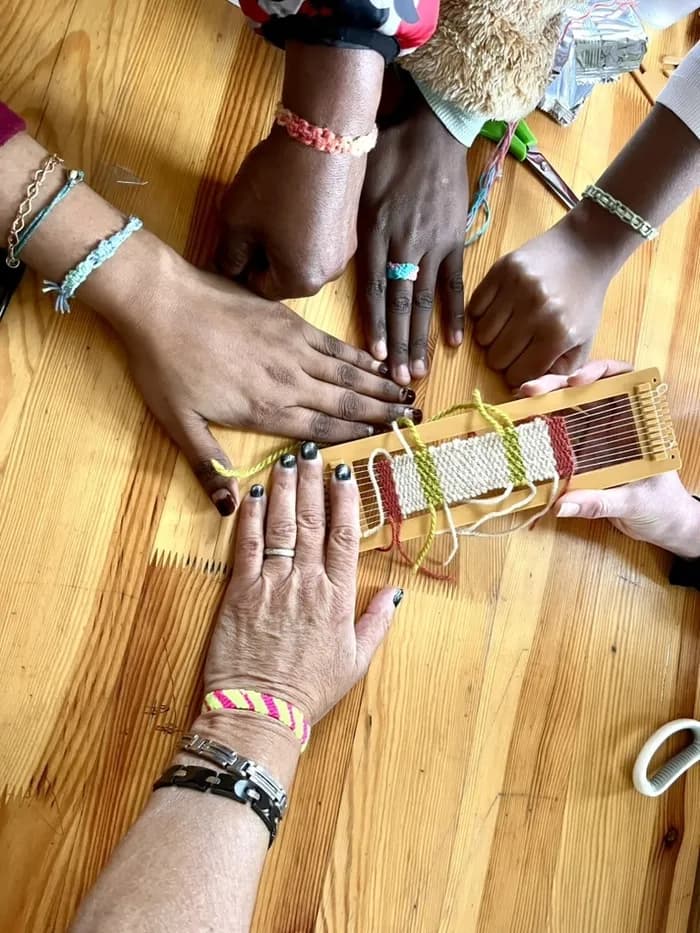 Visuel de l’événement « Atelier bracelets tissés »