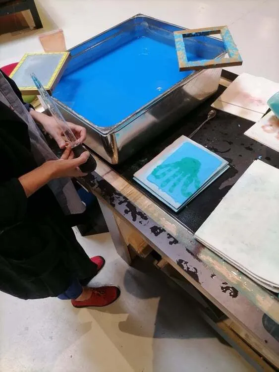 Visuel de l’événement « Atelier de Pratique Artistique Papiers colorés »