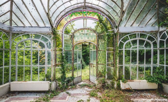 Visuel de l’événement « Exposition photographique « Derrière les portes closes » de Florent Devauchel »