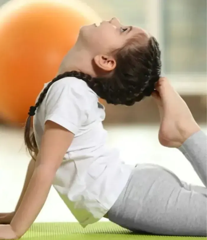 Visuel de l’événement « Yoga des familles 🧘‍♂️✨ »