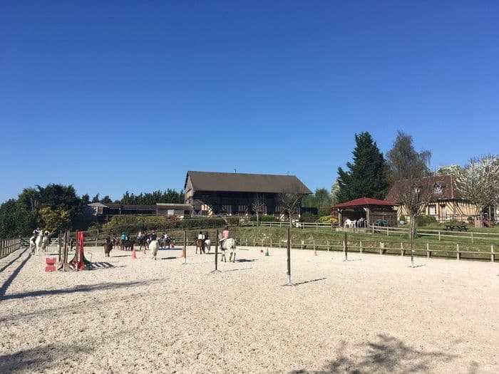 Visuel de l’événement « Démonstration de travail pour les cavaliers et leurs chevaux au Domaine équestre de l’Ormerie »