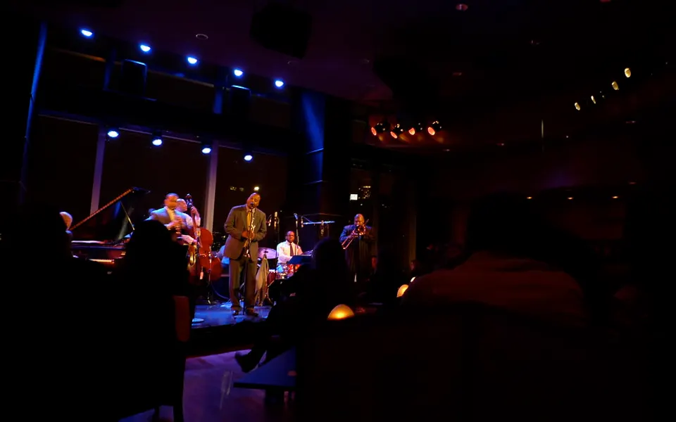 Photo d’illustration : des musiciens de jazz sur scène