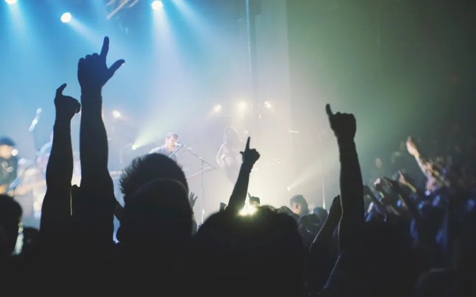 Photo d’illustration : un concert, scène et public