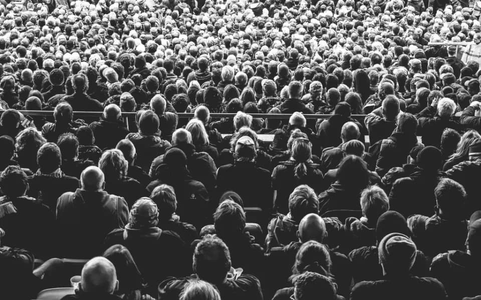 Photo d’illustration : un concert, scène et public