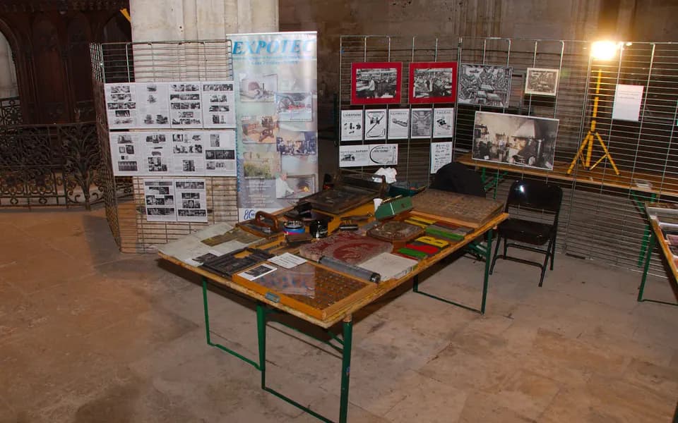 Photo d’illustration : un salon et ses stands