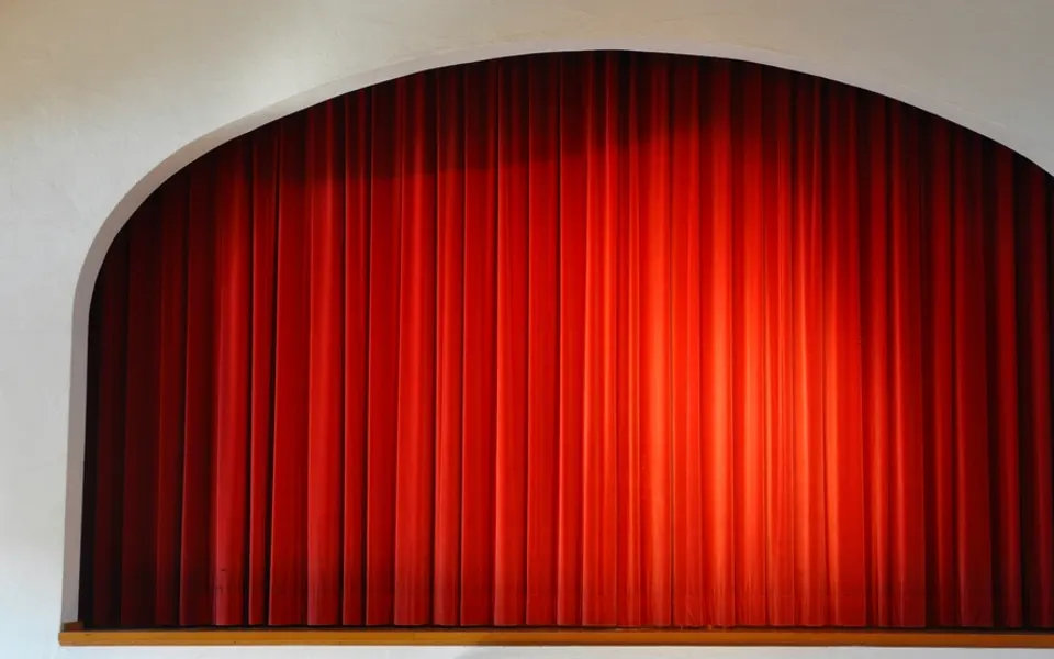 Photo d’illustration : une scène de théâtre